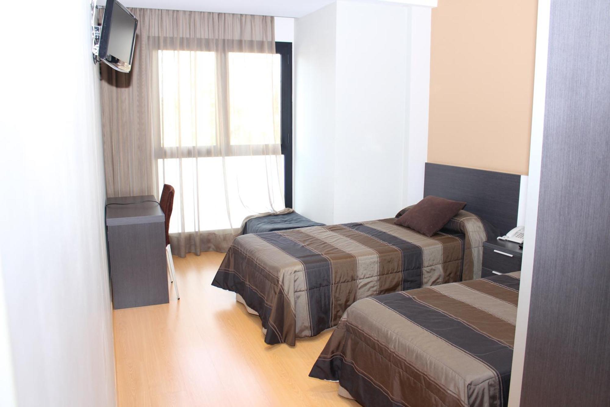 Hotel Ciutat D'Amposta Habitación foto